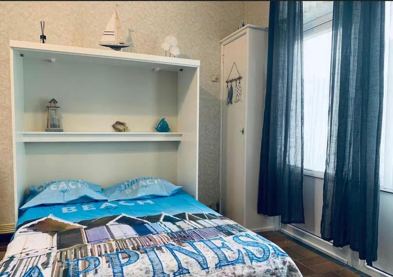 Holiday home Amazing & Sunsets Just 75m From The Beach!
